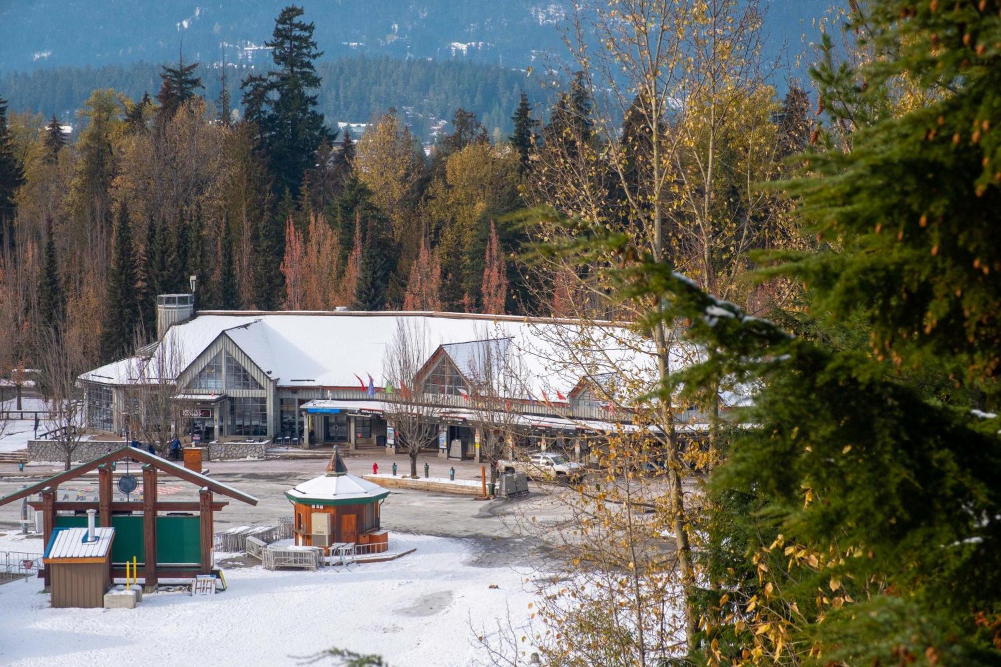 The Aspens By Outpost Whistler Villa Bagian luar foto