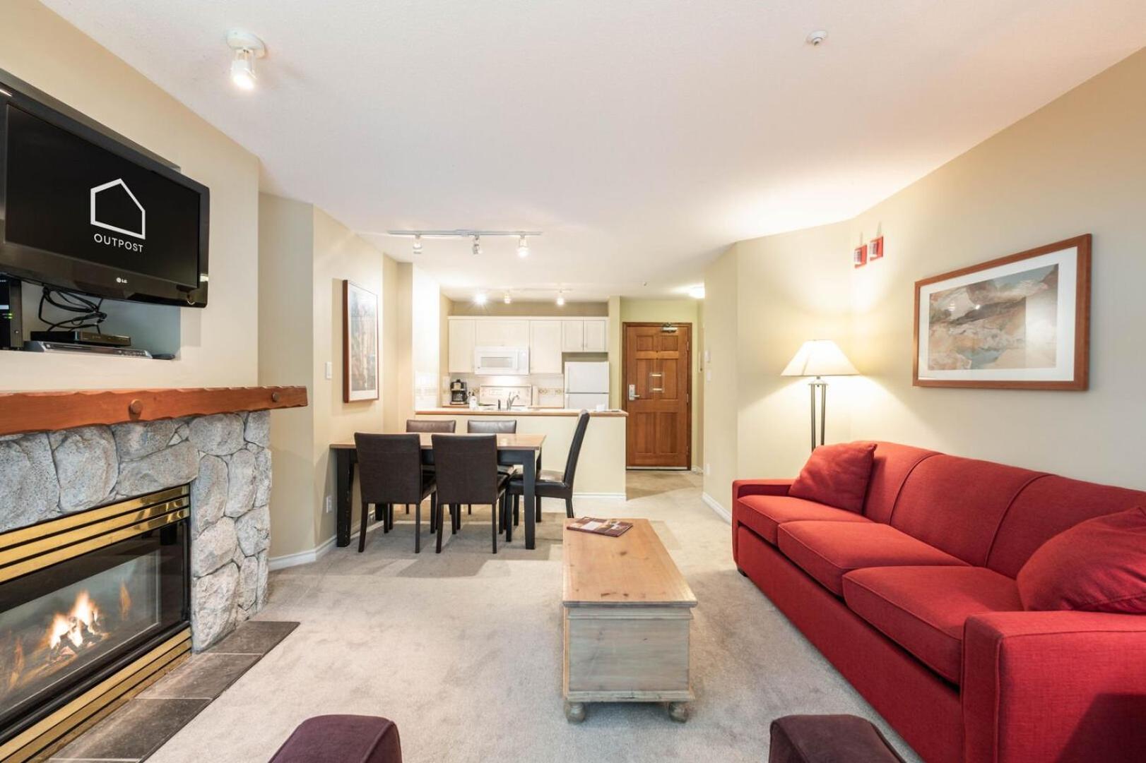 The Aspens By Outpost Whistler Villa Bagian luar foto